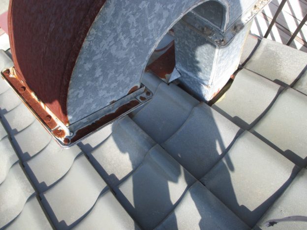 姫路市の雨漏りが起きていた煙突